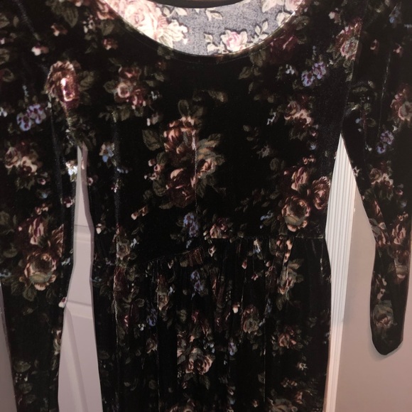 Floral  velvet like dress - Picture 4 of 4